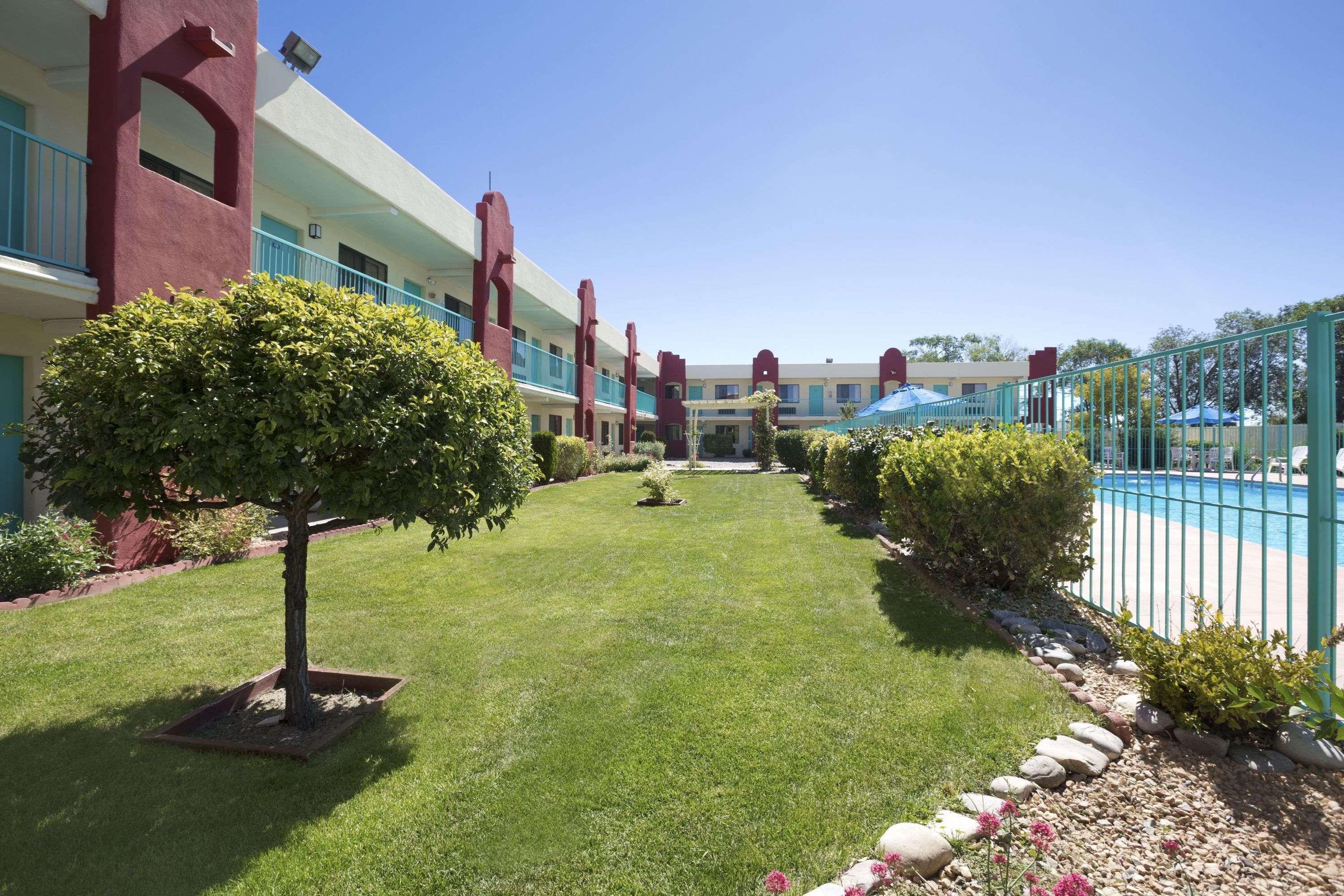 Days Inn By Wyndham Santa Fe New Mexico Exteriör bild