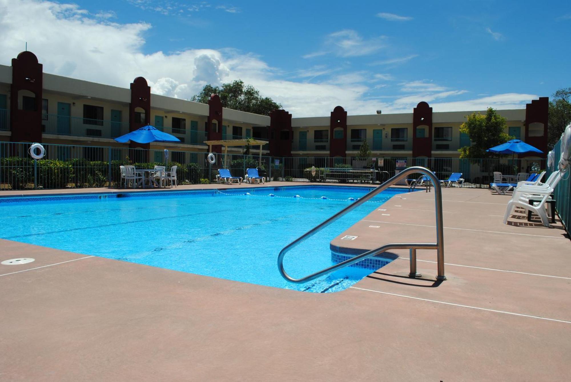 Days Inn By Wyndham Santa Fe New Mexico Exteriör bild